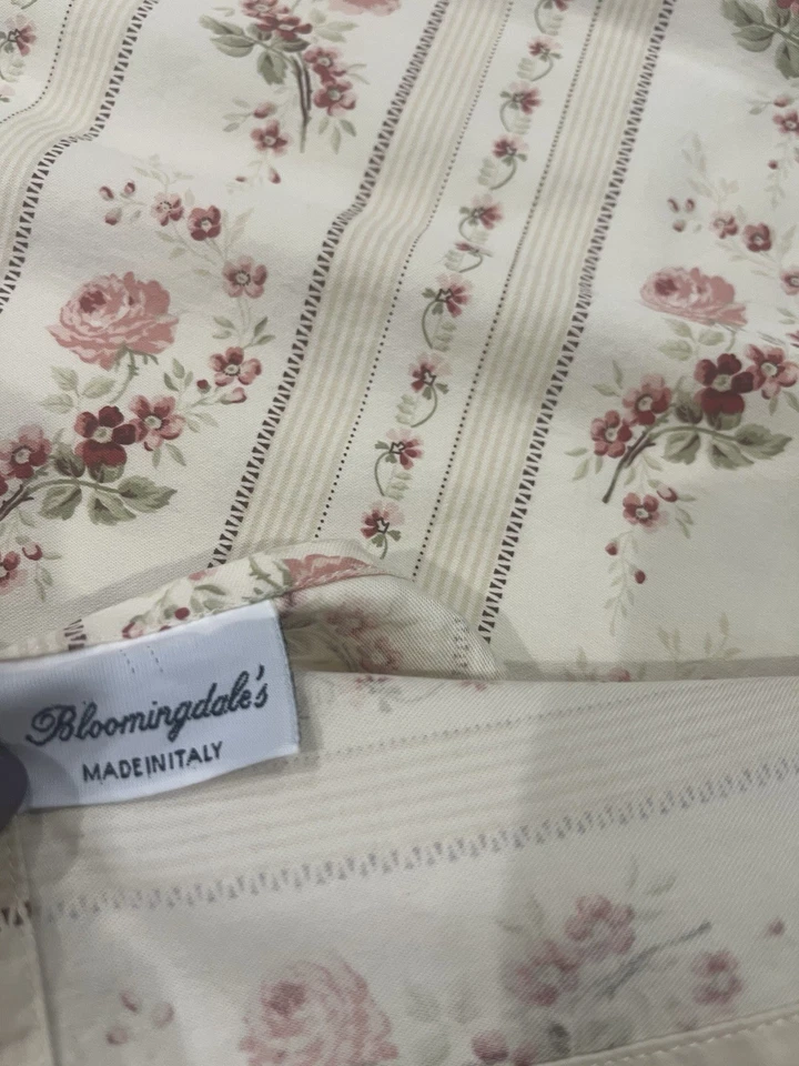 Vintage Bloomingdale’s King Flat Sheet 102”/103” Made In Italy 100% Cotton Roses - Image 2 of 4