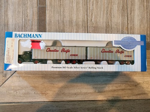 Tractor Bachmann HO Canadian Pacific años 50/60 con 2 remolques Piggyback 42233 nuevo en caja | Condition: New