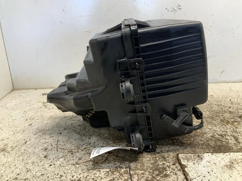2014-2018 Mazda 3 2.0L Factory Air Cleaner Intake Box OEM Assembly Foto 2 de 4