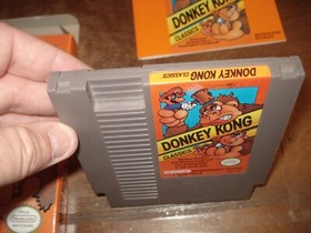 Donkey Kong Classics complete Box/Manual NES Nintendo