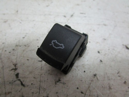 Schalter Heckklappe 1J0959831A VW PASSAT (3B3) 1.9 TDI