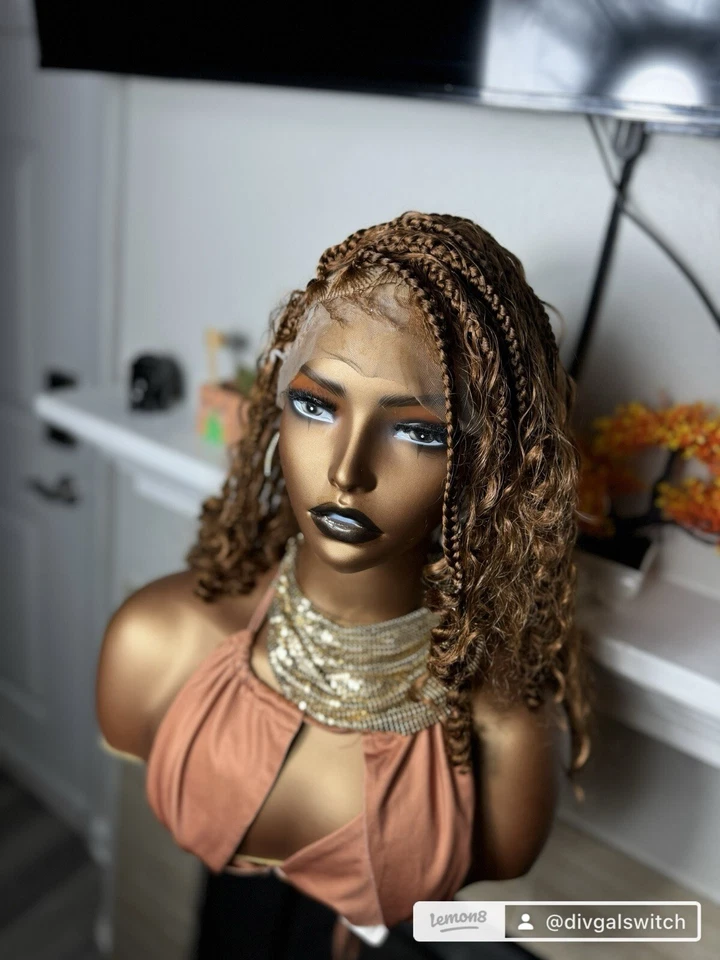 Peluca trenzada hecha a mano estilo diosa boho. Rizos en la parte inferior Foto 3 de 4