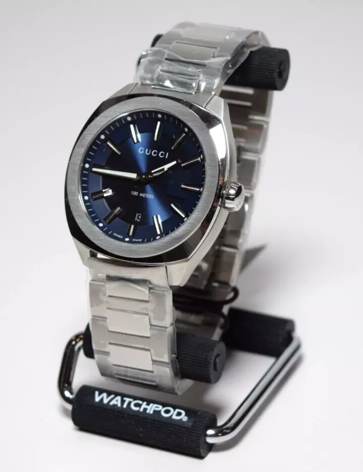 Montre Gucci GG2570 neuve cadran bleu foncé en acier inoxydable YA142303