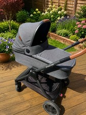 Maxi Cosi Zelia 2 Carrycot Pram Set In Essential Graphite Grey Colorway Used