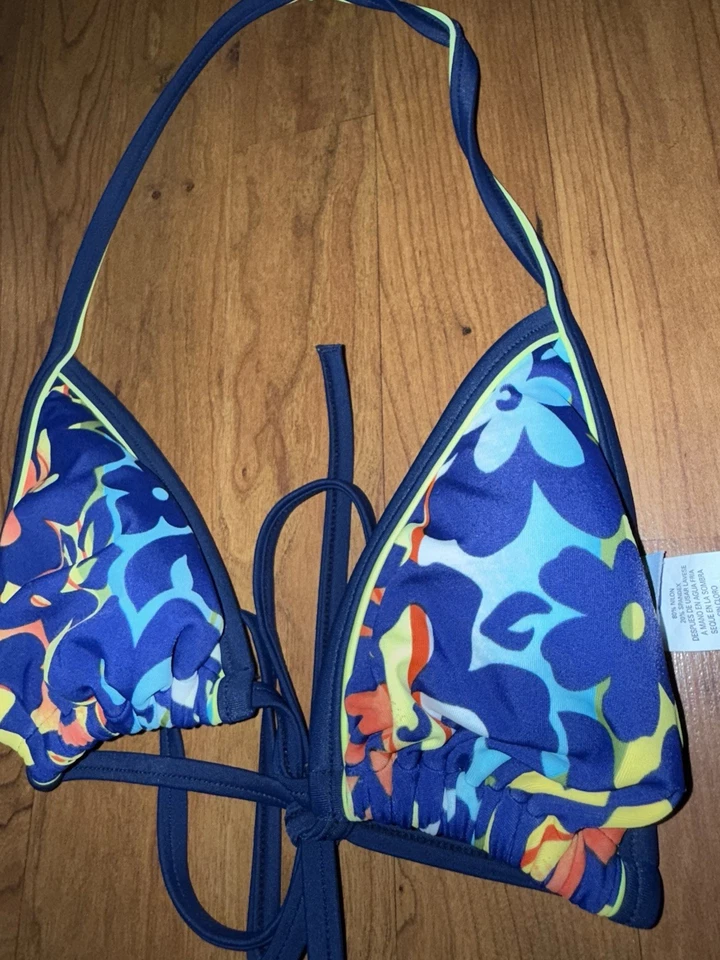 Top de bikini con tiras Malibu Dream Girl y2k juniors floral hippie talla 9 Foto 2 de 4