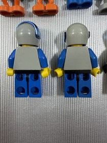 Lego Life On Mars Minifigure Lot of 8 Aliens Martian Astronaut 7315 7316 7313
