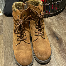 CUSHIONAIRE Brown Lace-Up Ankle Bootie Faux Fur Lined Round Toe US 6.5