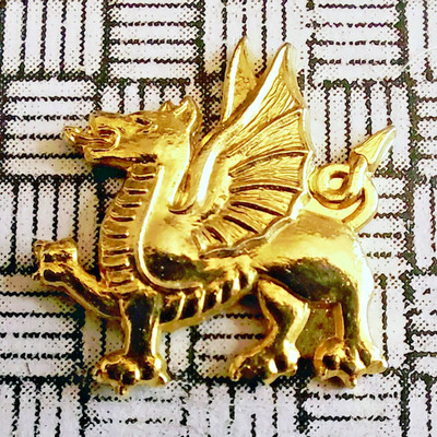Wales Cymru goldfarbene Drache Pin Anstecker 18 mm x 17 mm