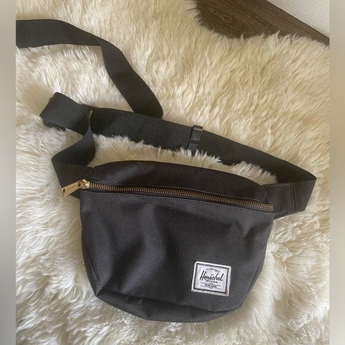 NWOT Herschel Supply Co. Crossbody / Hip Belt Bag Black Preppy Classic Travel