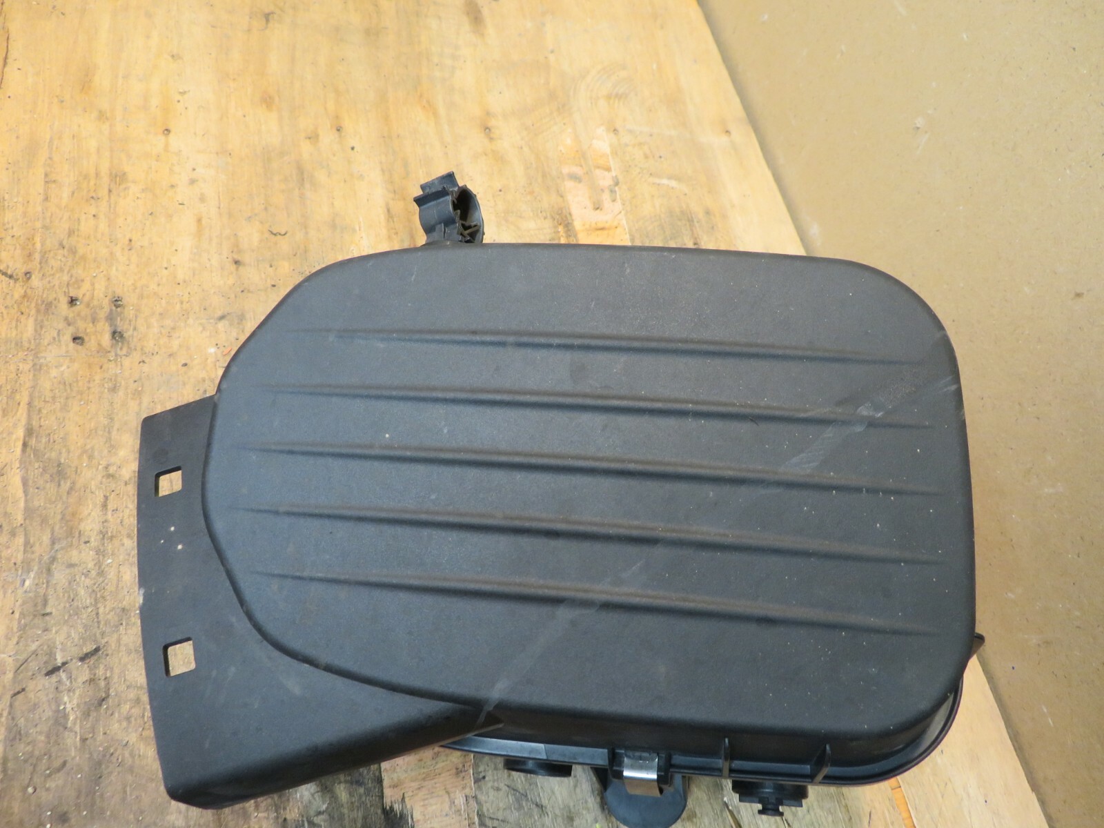 2014-2017 MASERATI GHIBLI DRIVER SIDE AIR INTAKE FILTER CLEANER BOX HOUSING OEM