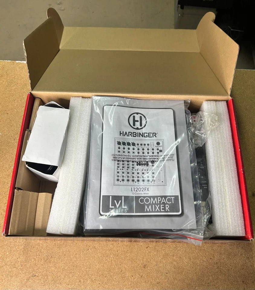 Harbinger L1202FX Black 12-Channel Wireless Compact Analog Mixer with Effects - Image 4 of 4