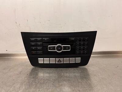 MERCEDES C CLASS W204 11-14 RADIO CD PLAYER HEADUNIT SATNAV A2049001813 - Image 1 of 4