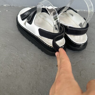 CHANEL Authentic Vintage 90s Chunky Dad Sandals - Black CHANEL Authentic Vintage 90s Chunky Dad Sandals - Black