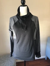 Avia Active Wear Long Sleeve Pull Over Top Black and Gray SIZE: SMALL READ BELOW