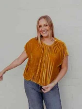 VELVET By Graham & Spencer Noa Silk Velvet Cropped Top Amber S $218 F3