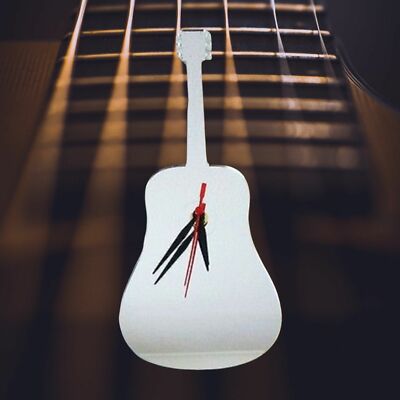 Gitarrenförmige Silent Tick Acryl Uhren - viele Farben, Maßanfertigung