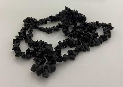 NATURAL BLACKSTONE CHIP NECKLACE 36 INCH Crystal Healing Chakra Fashion - Picture 2 of 2