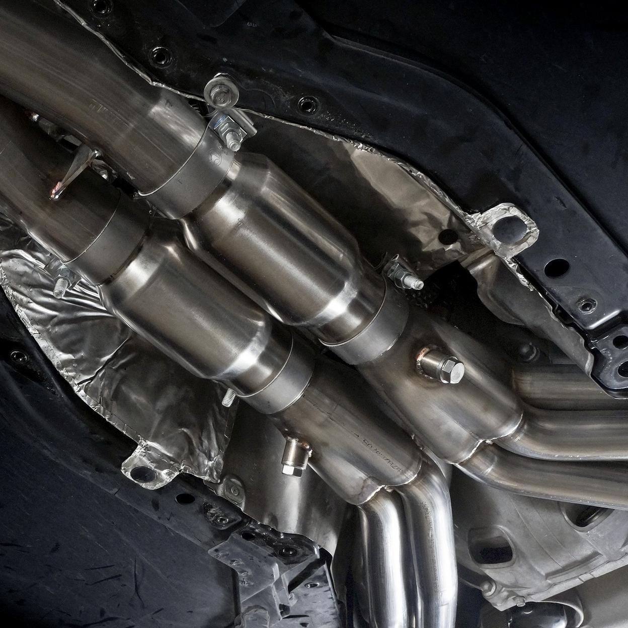 Chevrolet Corvette ZR1 2019 RIGHT Exhaust pipe