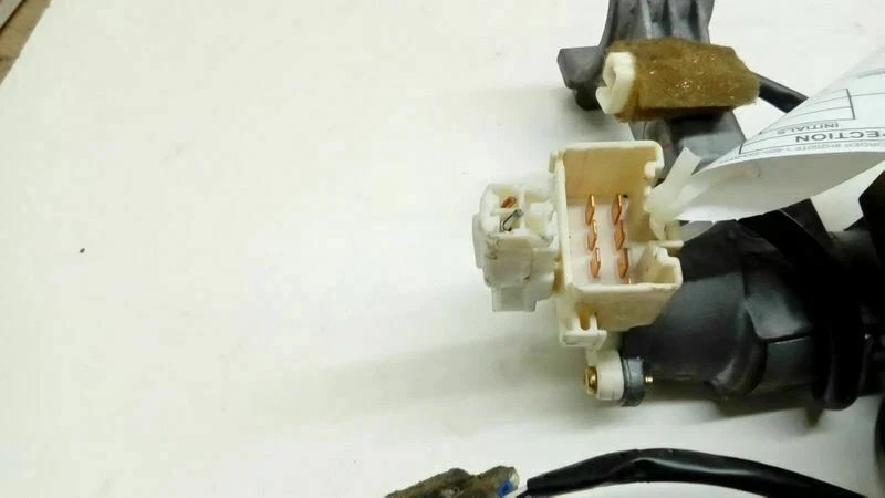 Toyota 4Runner Limited Ignition Switch Cylinder Lock 1 x Key 1996-2002 OEM - Изображение 3 из 3