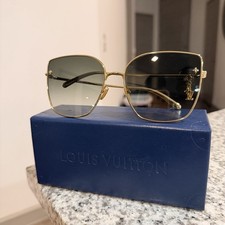 LOUIS VUITTON Sunglasses Cat Eye LV Gold Charm Monogram Flower Z1720U Green