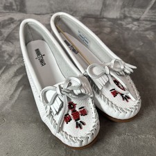 Minnetonka Thunderbird Animikii Moccasins Woman  s Sz 8.5 White NWOT No Box