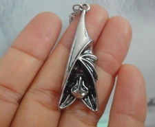 Retro Plated Silver Cool Roosting Bat Animal Statue Charm Pendant Chain Necklace