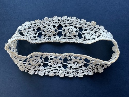 Antique Crochet Lace Cuffs etc 4 Pieces Handmade - Picture 10 of 10