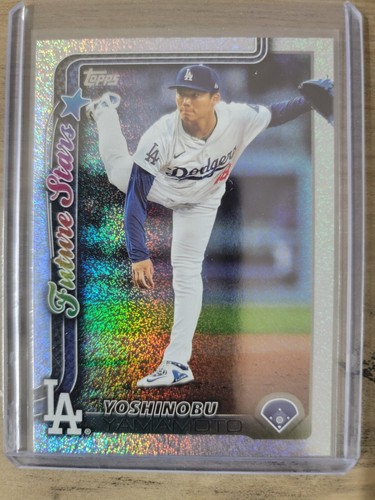 2025 Topps Series #231 Yoshinobu Yamamoto Future Stars Sandglitter Parallel