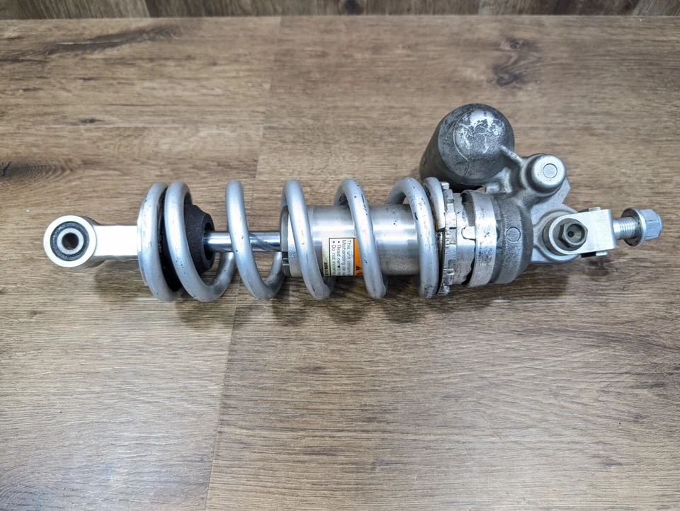 Yamaha YZF R1 2007-2008 OEM SUSPENSIÓN AMORTIGUADOR TRASERO 4C8-22210-11-00 Foto 2 de 4