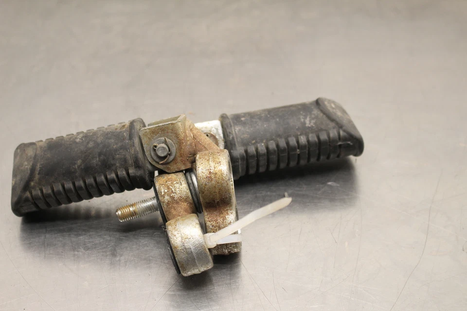 1982 Suzuki GS1100GL APOIO PARA OS PÉS DIANTEIRO PINOS CONJUNTO DE DEGRAUS PAR C400 - Imagem 3 de 4