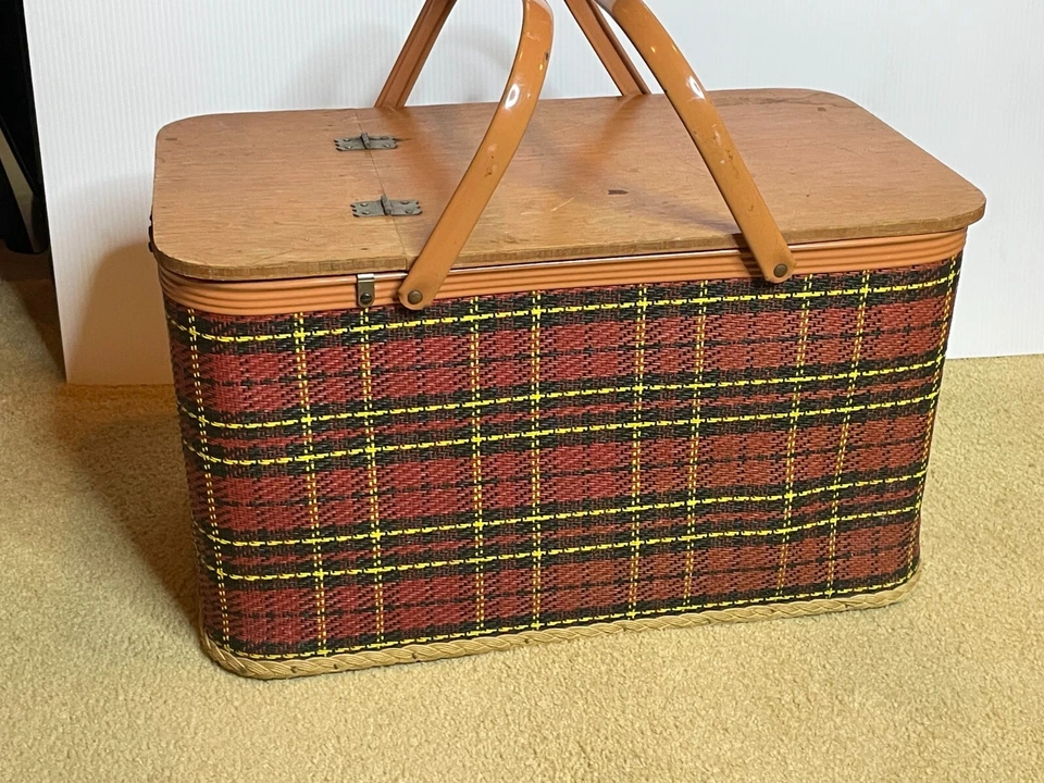 Cesta de picnic vintage años 50 Redmon Perú Indiana e inserto tartán mediados de siglo a cuadros Foto 3 de 4