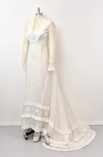 Vintage 1960s White Floral Lace Nylon Bridal Wedding Dress Gown with Train