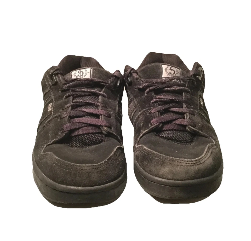 DVS Steve Berra 5 's Mens Size 7.5 Black Suede Skate Shoes - Image 3 of 4