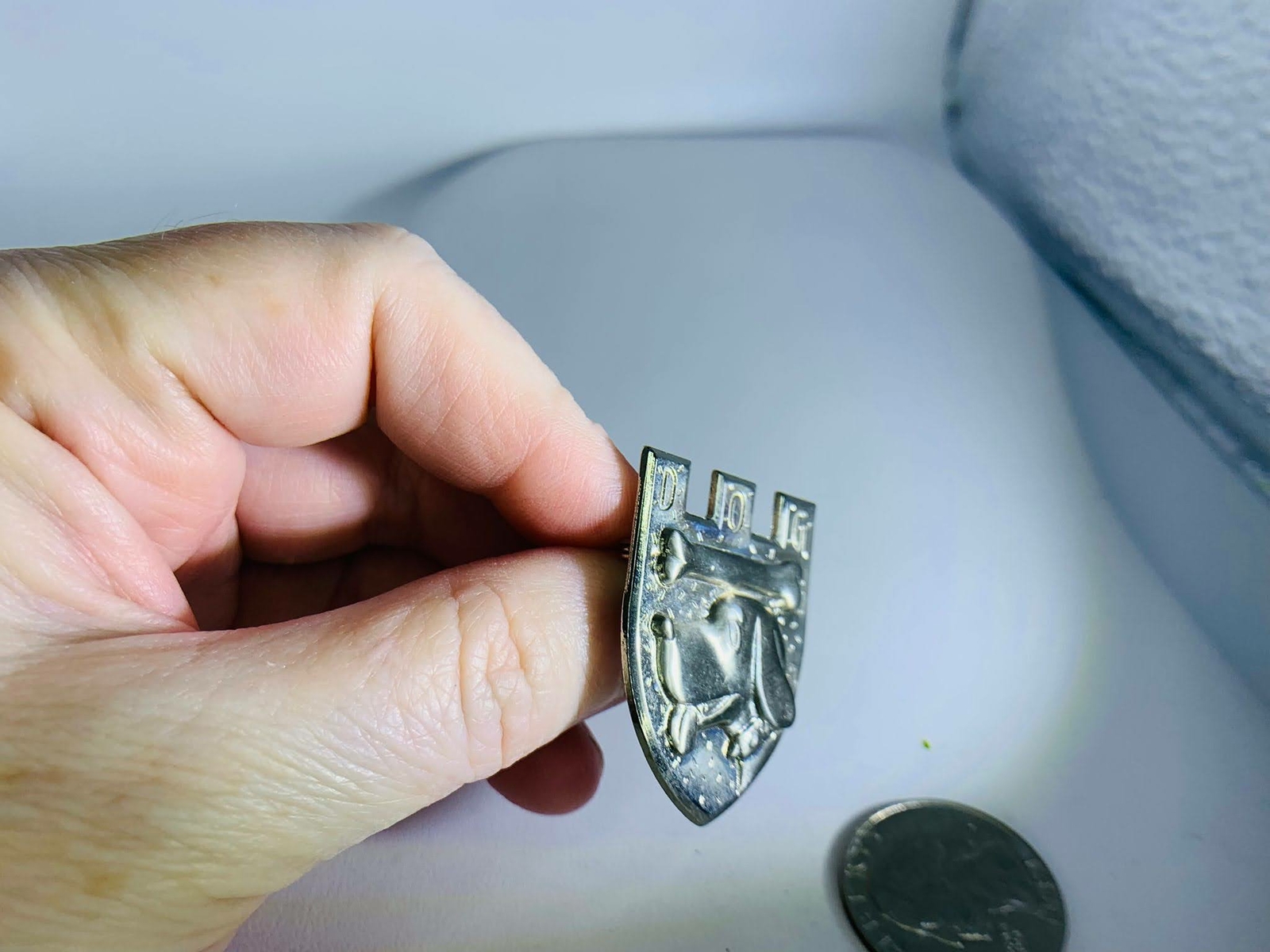 Dog Shield Dog & Bone BLUE Q BOSTON 1989 Vintage Silv… Gem