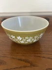 Vintage Pyrex Green Spring Blossom Crazy Daisy Nesting Mixing Bowl #403 2.5 Qt.
