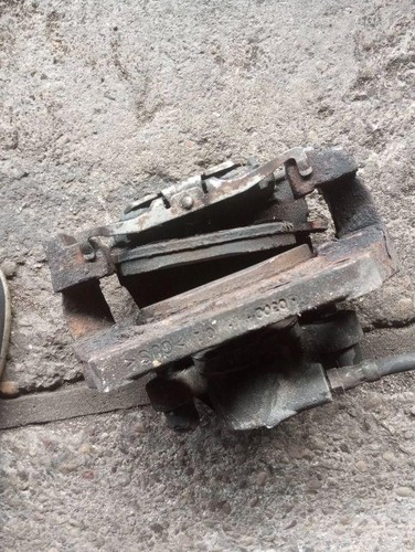 BMW X6 E71, E72 Bremssattel vorne links 3.50 Diesel 225kw 2011 33125008