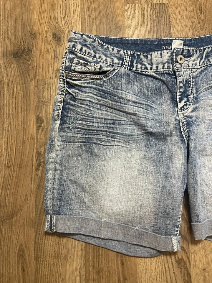 Maurices Shorts, Women's Junior Size 13/14, Blue Jean Shorts, Cuffed, Pockets - Image 3 of 4