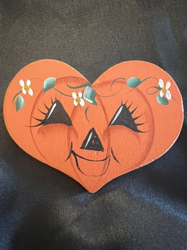 Vintage Pumpkin Brooch Wood Hand Painted Heart Shape Feminine Romantic Whimsical - Picture 2 of 7