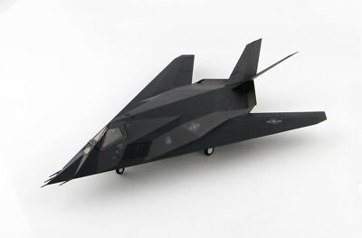AVIREX F-117A Nighthawk フライトジャケット ブラック HOBBY MASTER Lockheed F-117A Nighthawk 85-831 1/72 diecast plane