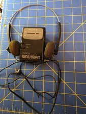 Sony Walkman SRF-29 AM/FM Pocket Radio with Headphones Belt Clip Tested Works