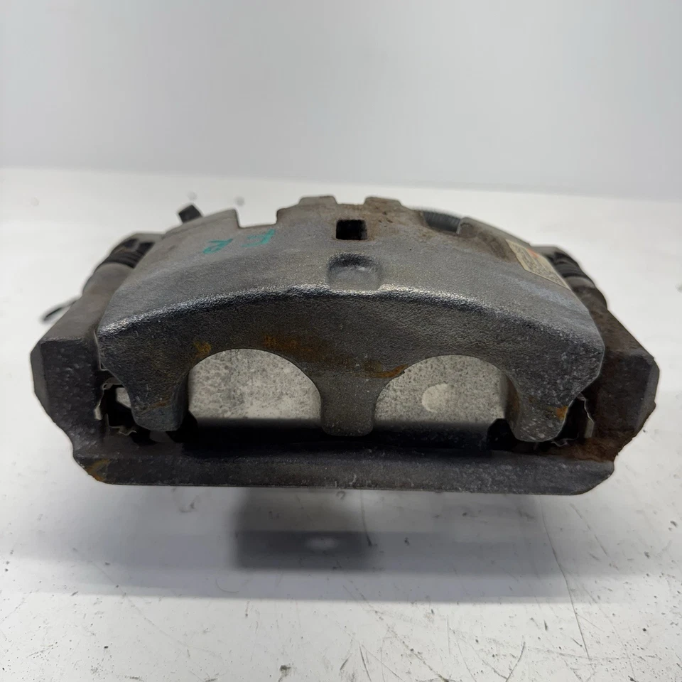 Pinza de freno ABS delantera derecha tracción delantera delantera 84483545 OEM CHEVROLET BLAZER 2019-2023 Foto 2 de 4