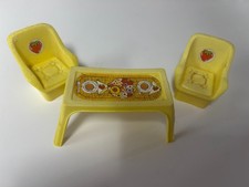 VINTAGE STRAWBERRY SHORTCAKE DOLLHOUSE GAZEBO YELLOW TABLE CHAIRS SET