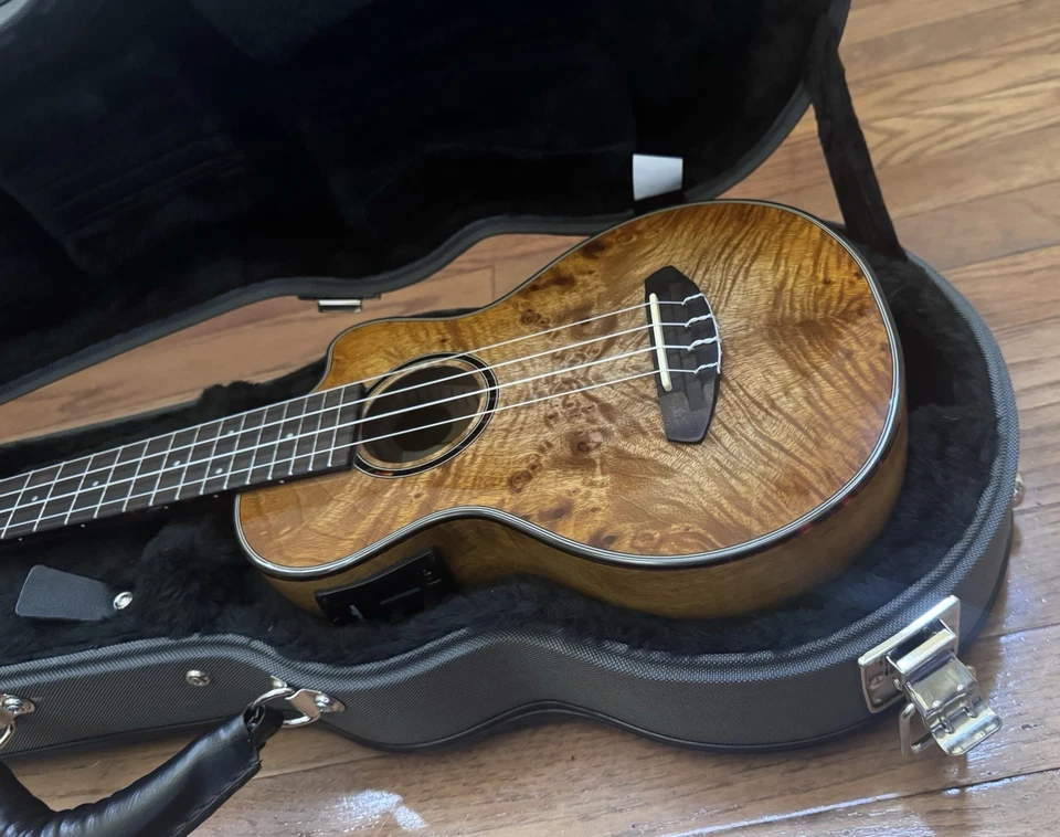 Breedlove Lu’au S Concert Uke NS CE Myrtle w/Ameritage Silver Carrying Case - Image 4 of 4