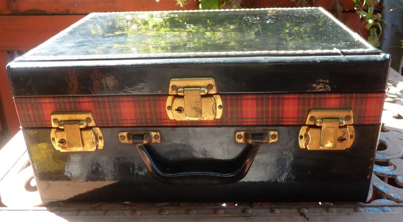 Vintage Deco Black Patent Train Case w/Key 2 Compartments Red & Green Plaid Trim