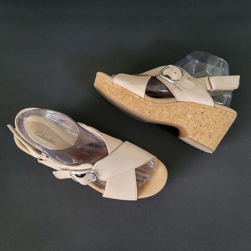 Clarks Giselle Dove Cork Wedge Leather Slingback Sandals Women's Size 8.5 Sand