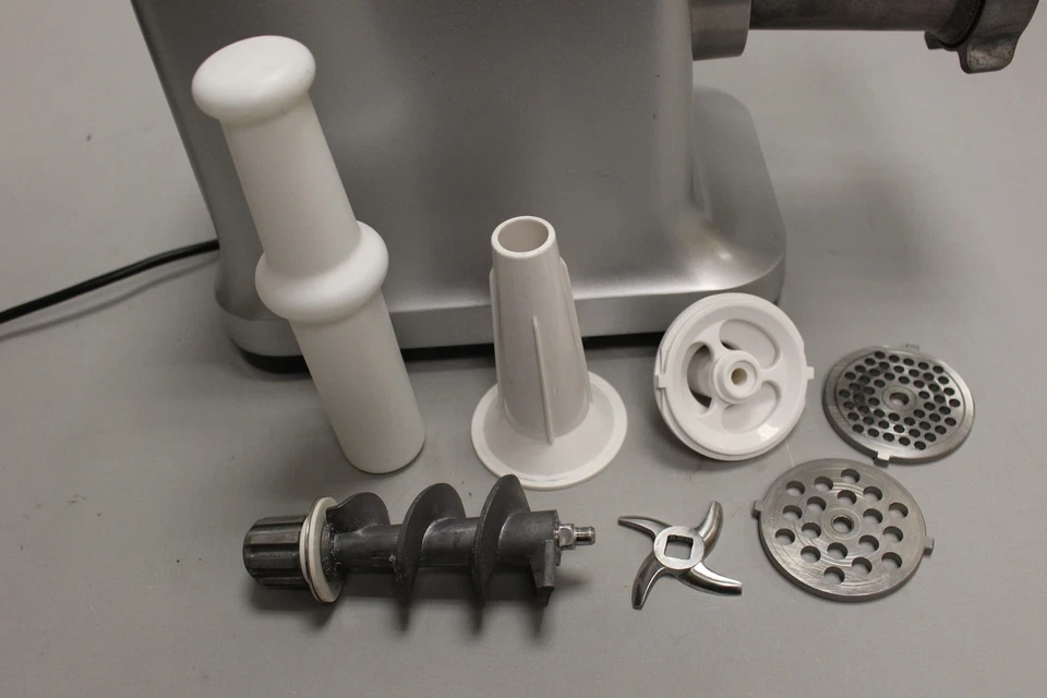 Мясорубка и начинка для колбасы Weston - 33-1301-W - #12 - 12 В 60 Гц 750 Вт - б/у - Изображение 2 из 4