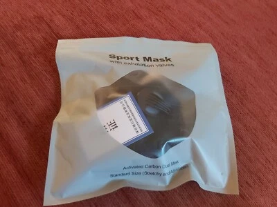 masque de protection lavable de couleur noir avec valve + filtre de rechange. - Photo 1/4
