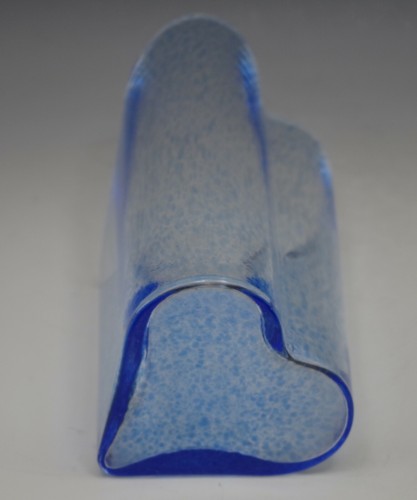 KOSTA BODA SWEDEN KJELL ENGMAN HEART VASE BLUE SPLATTER SIGNED - Picture 5 of 7