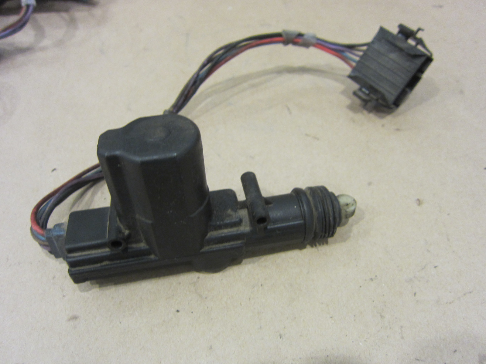 Ferrari 348,355 - Door Lock-Unlock Actuator. Part# 62832300