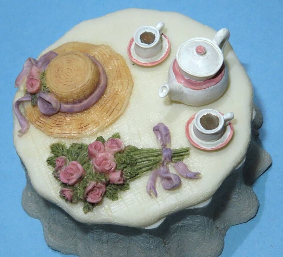 Dezine Hand painted TEA PARTY Resin Trinket BOX 1993 Garden Tea for Two